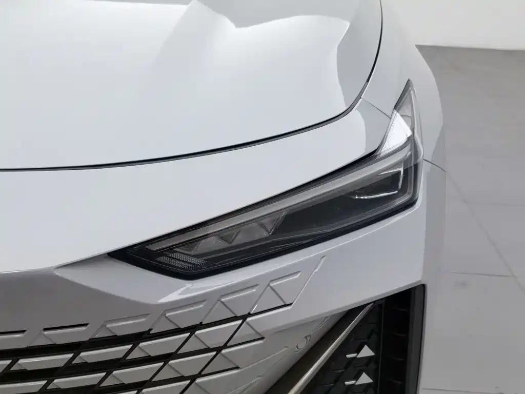 Changan UNI-V 2022 — миниатюра 7