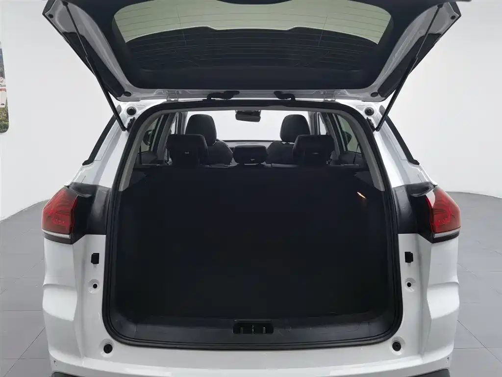 Geely Boyue 2023 — миниатюра 16