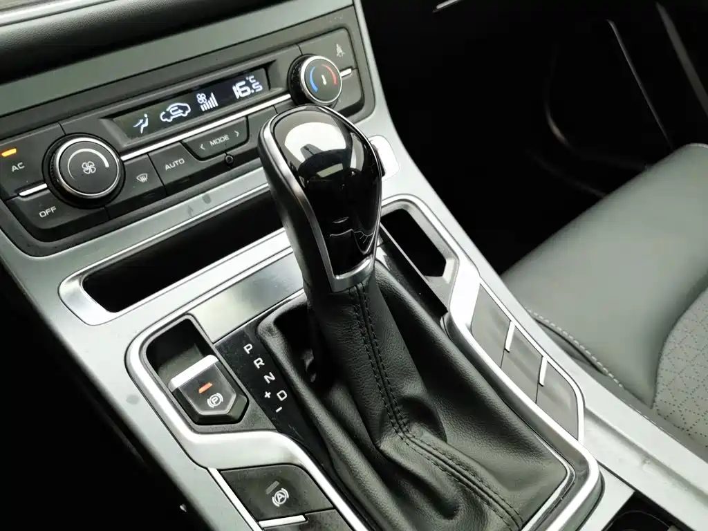 Geely Emgrand 2021 — миниатюра 13