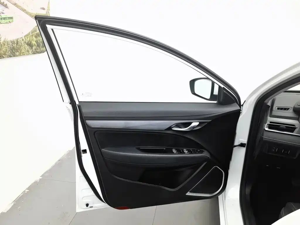 Geely Emgrand 2021 — миниатюра 8