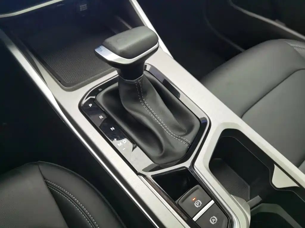Geely Emgrand 2025 — миниатюра 13