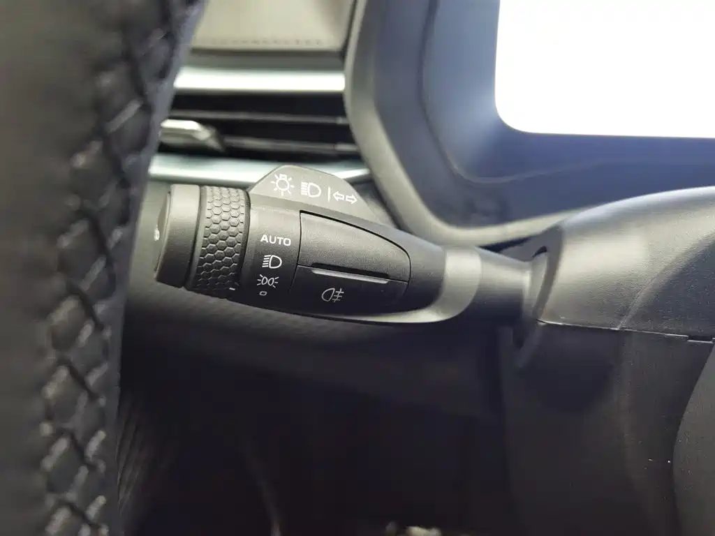 Geely Emgrand 2025 — миниатюра 20