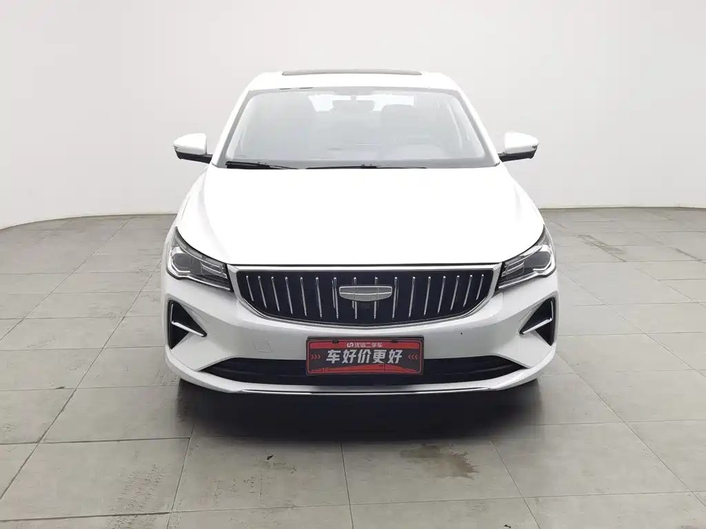 Geely Emgrand 2025 — миниатюра 3