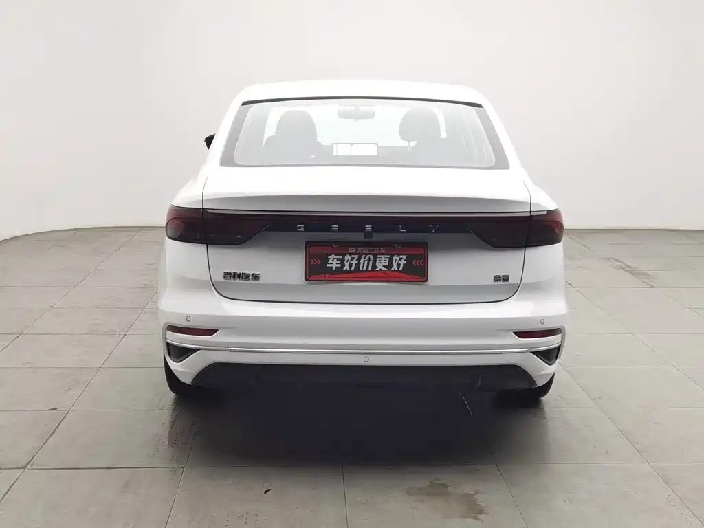 Geely Emgrand 2025 — миниатюра 4