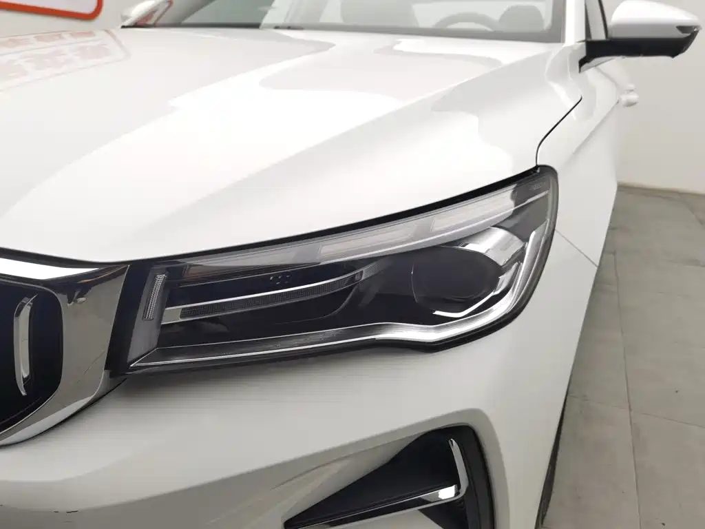 Geely Emgrand 2025 — миниатюра 7