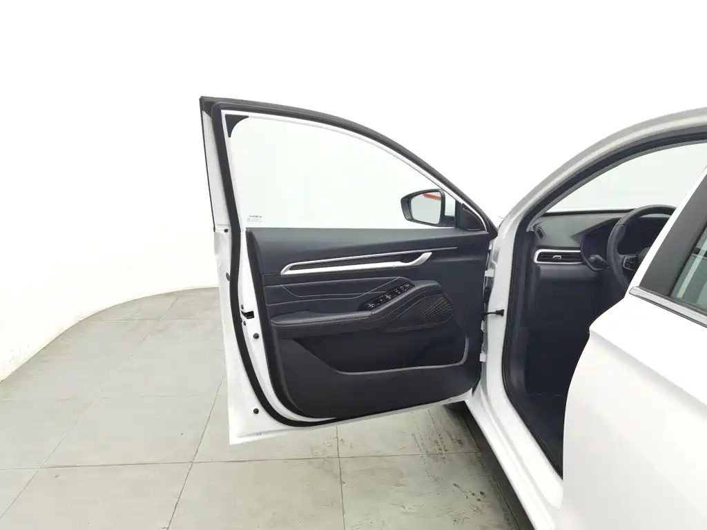 Geely Emgrand 2025 — миниатюра 8