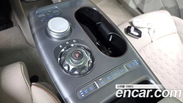 Genesis GV60 2025 — миниатюра 9