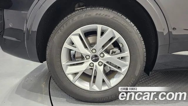 Genesis GV70 2025 — миниатюра 5