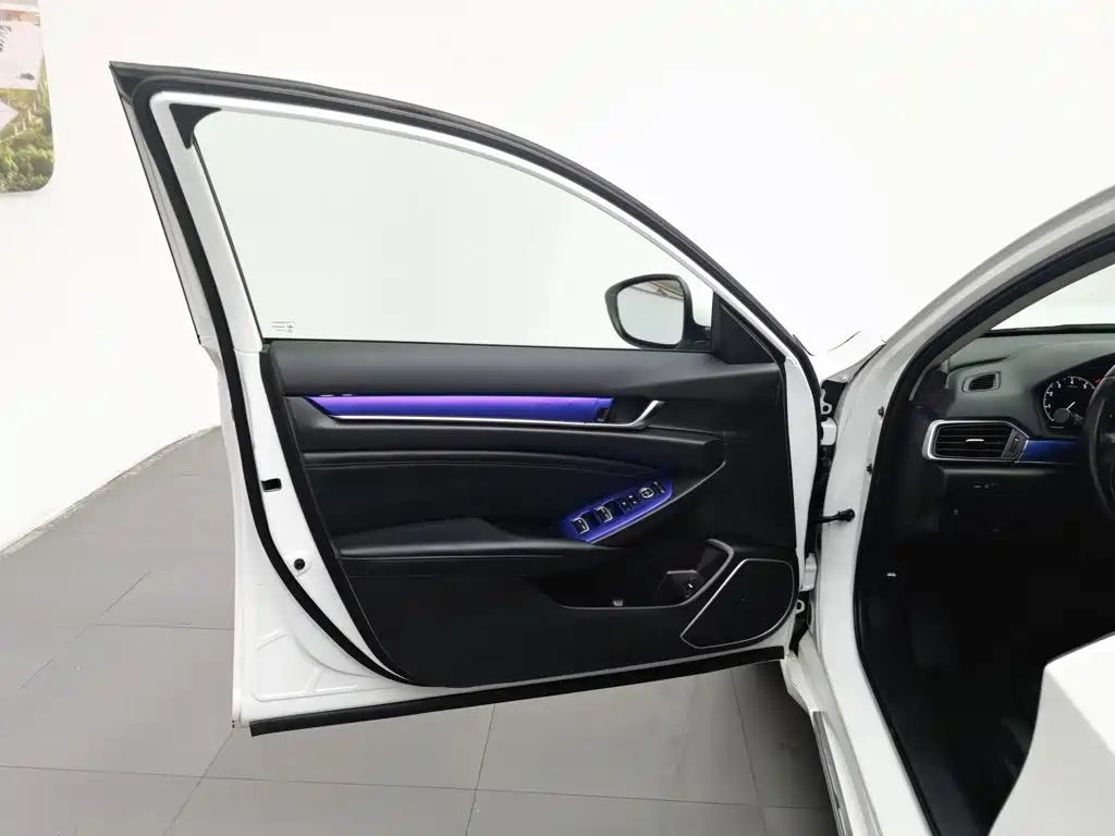 Honda Accord 2021 — миниатюра 8