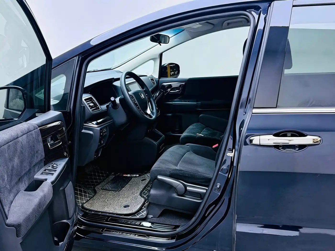 Honda Odyssey 2021 — миниатюра 9