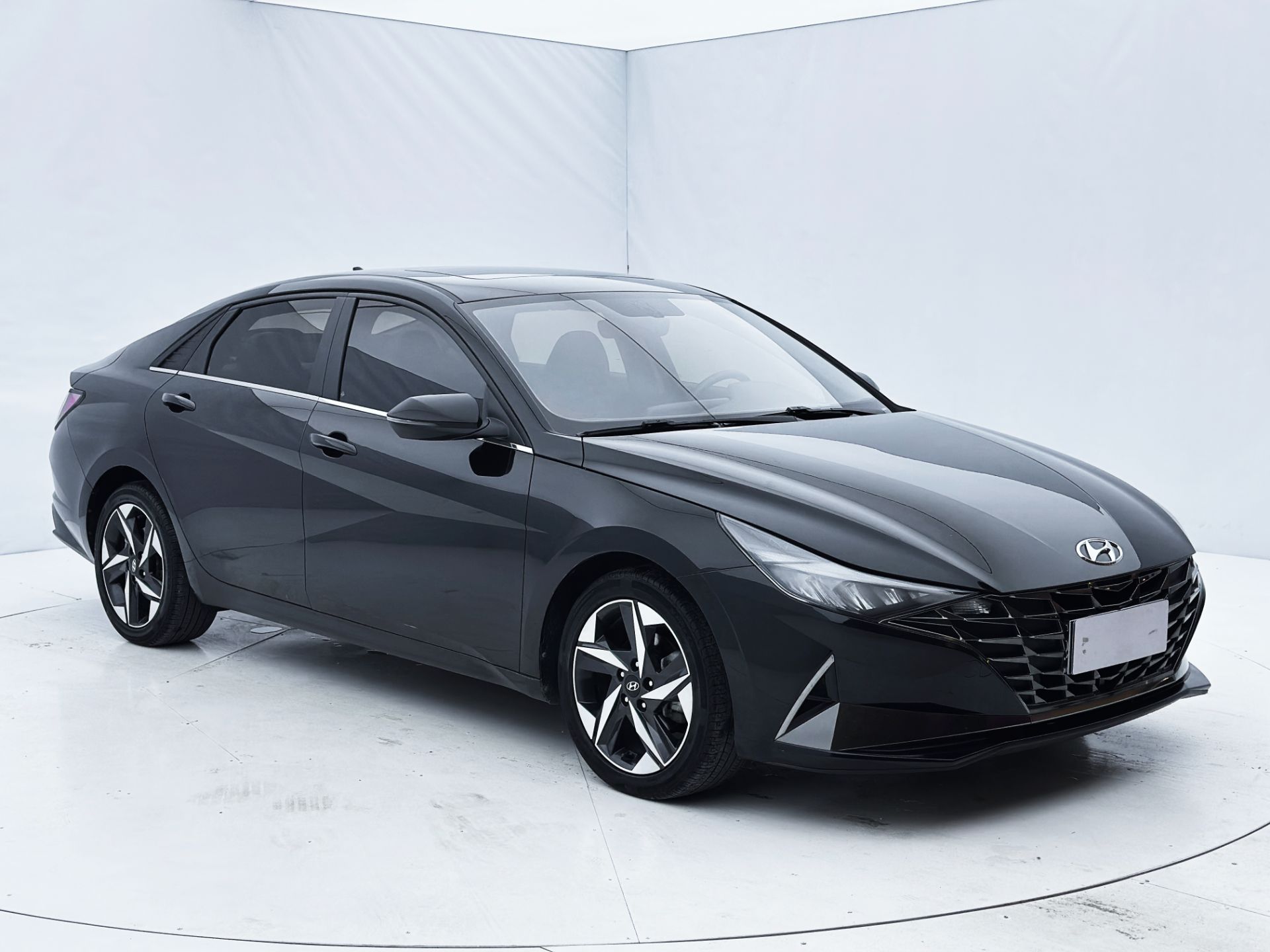 Hyundai Elantra 2021 — миниатюра 5