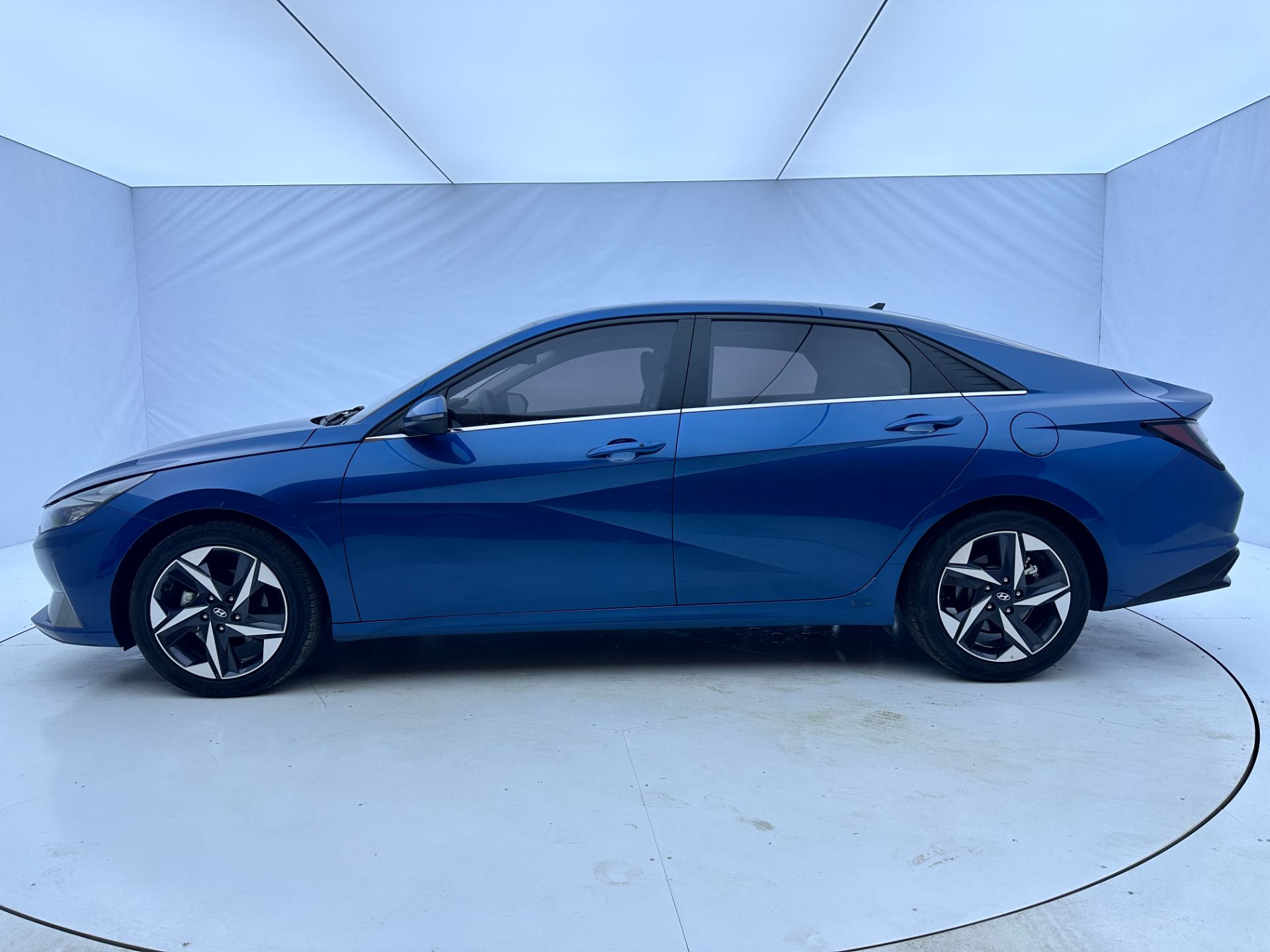 Hyundai Elantra 2021 — миниатюра 3