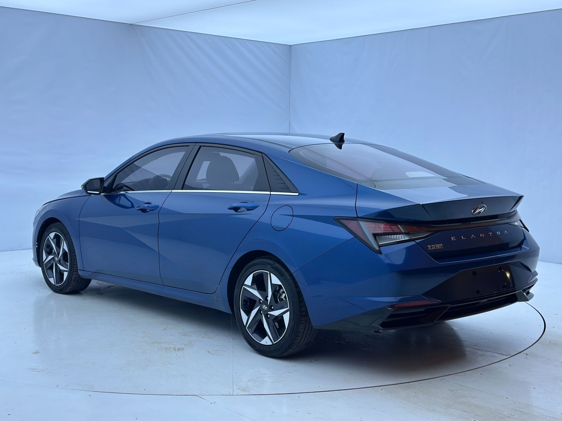 Hyundai Elantra 2021 — миниатюра 4