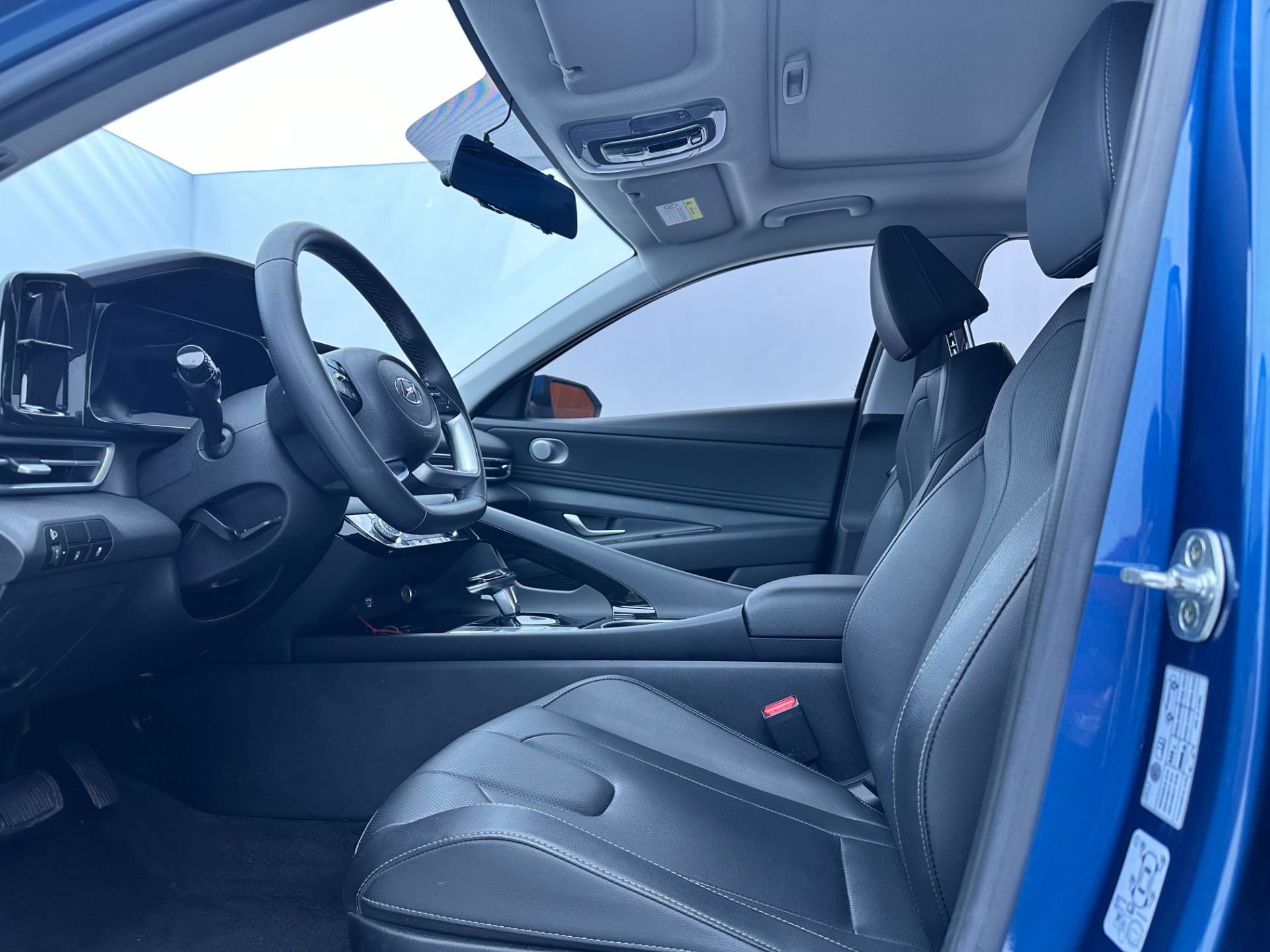 Hyundai Elantra 2021 — миниатюра 6