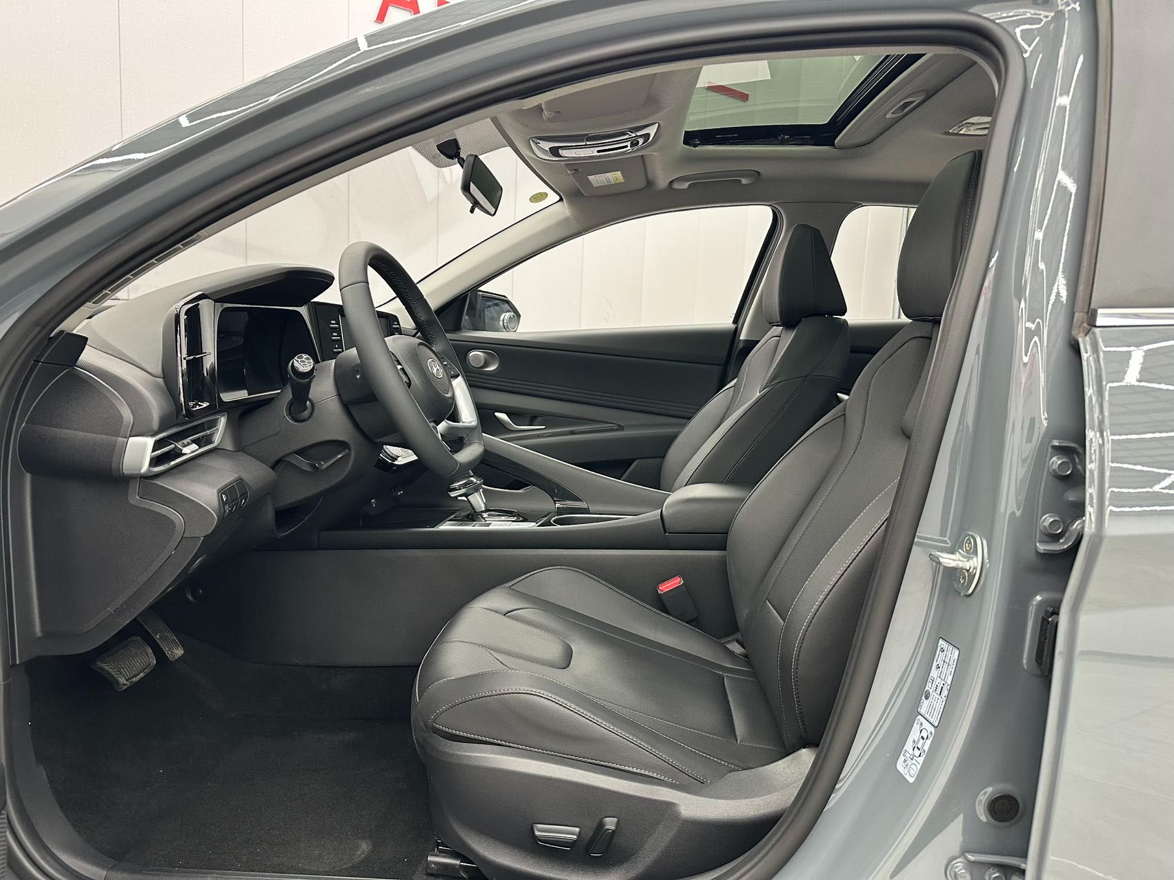 Hyundai Elantra 2022 — миниатюра 7