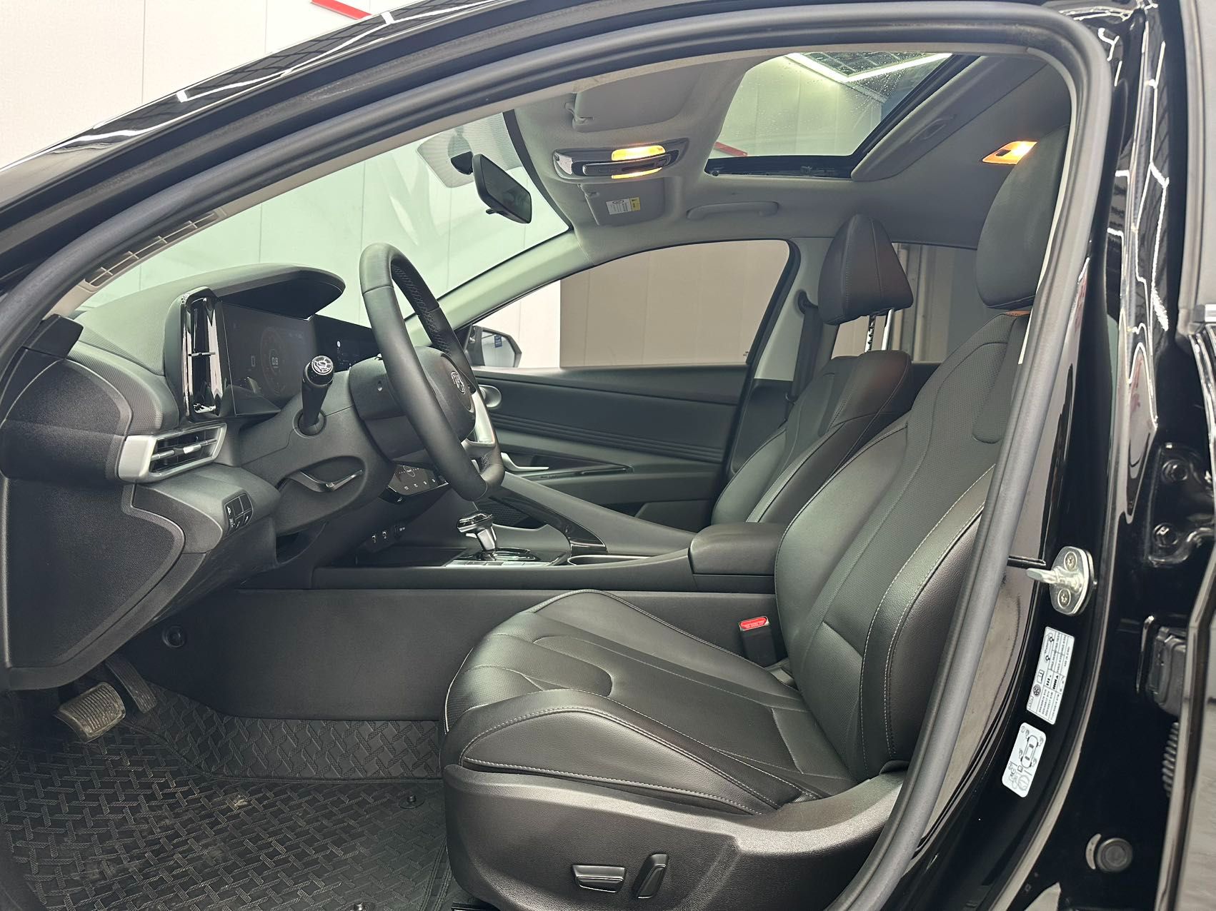 Hyundai Elantra 2021 — миниатюра 7