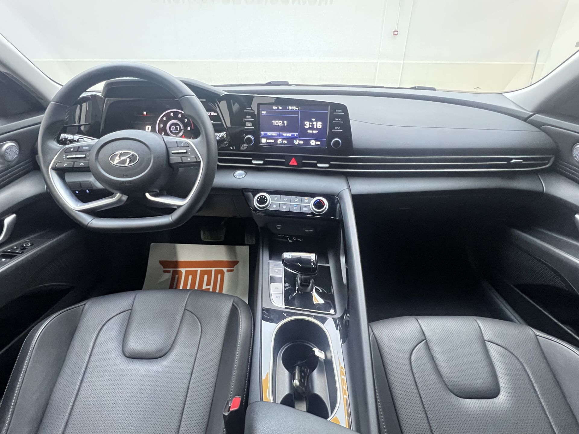 Hyundai Elantra 2021 — миниатюра 3