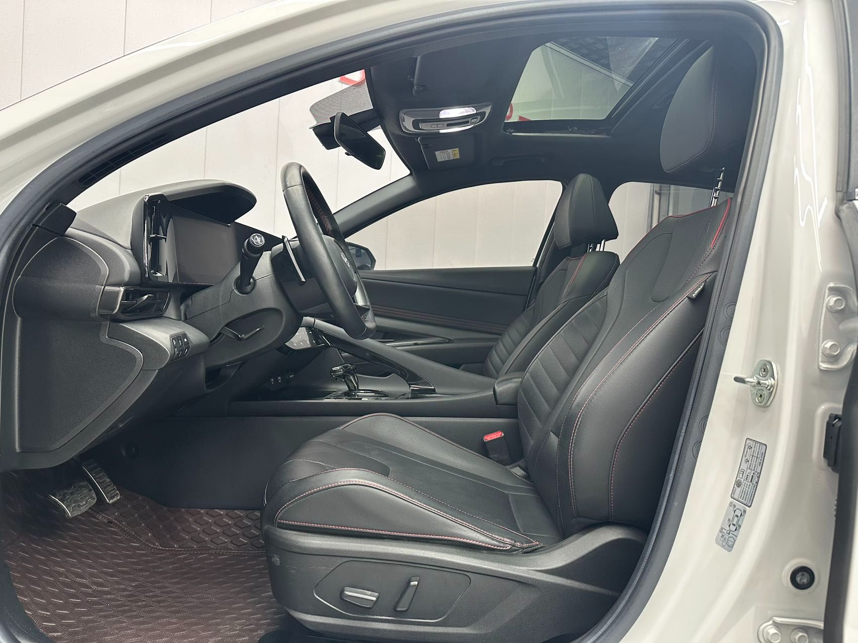 Hyundai Elantra 2021 — миниатюра 3