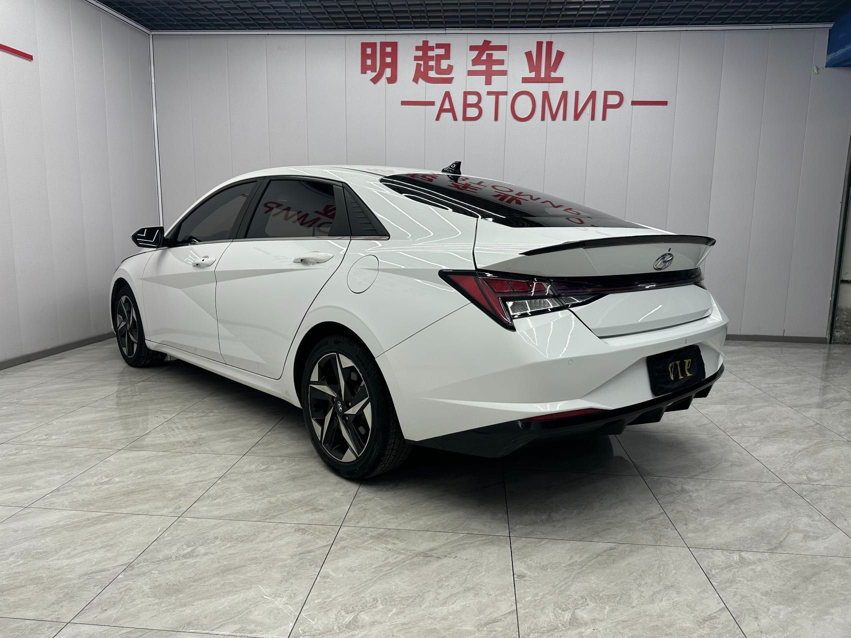 Hyundai Elantra 2021 — миниатюра 5