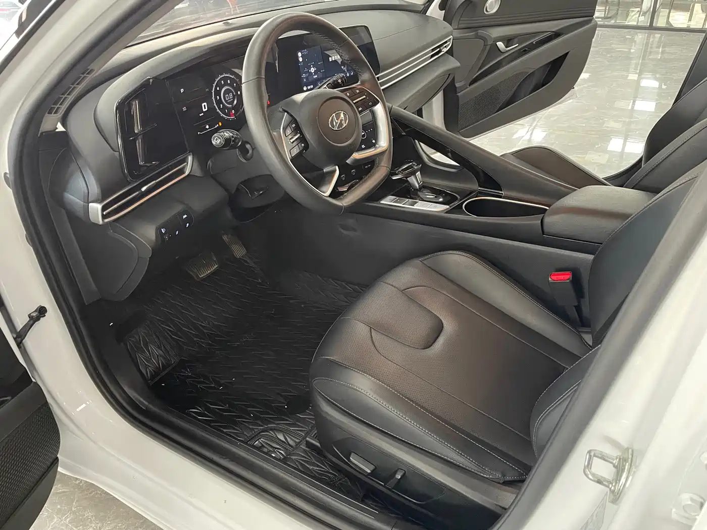 Hyundai Elantra 2021 — миниатюра 5
