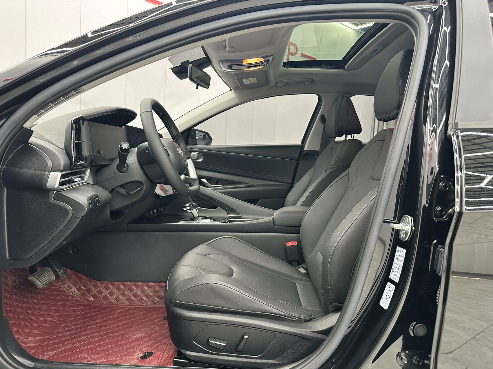 Hyundai Elantra 2022 — миниатюра 4