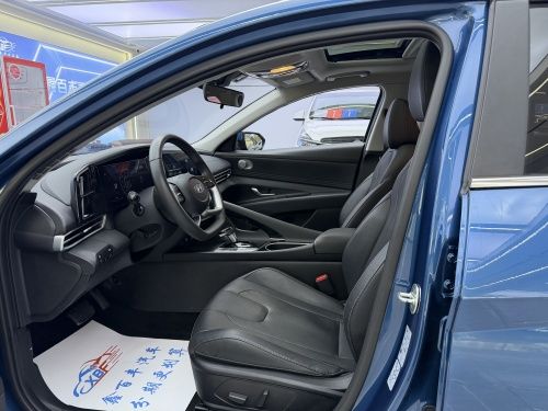 Hyundai Elantra 2022 — миниатюра 8