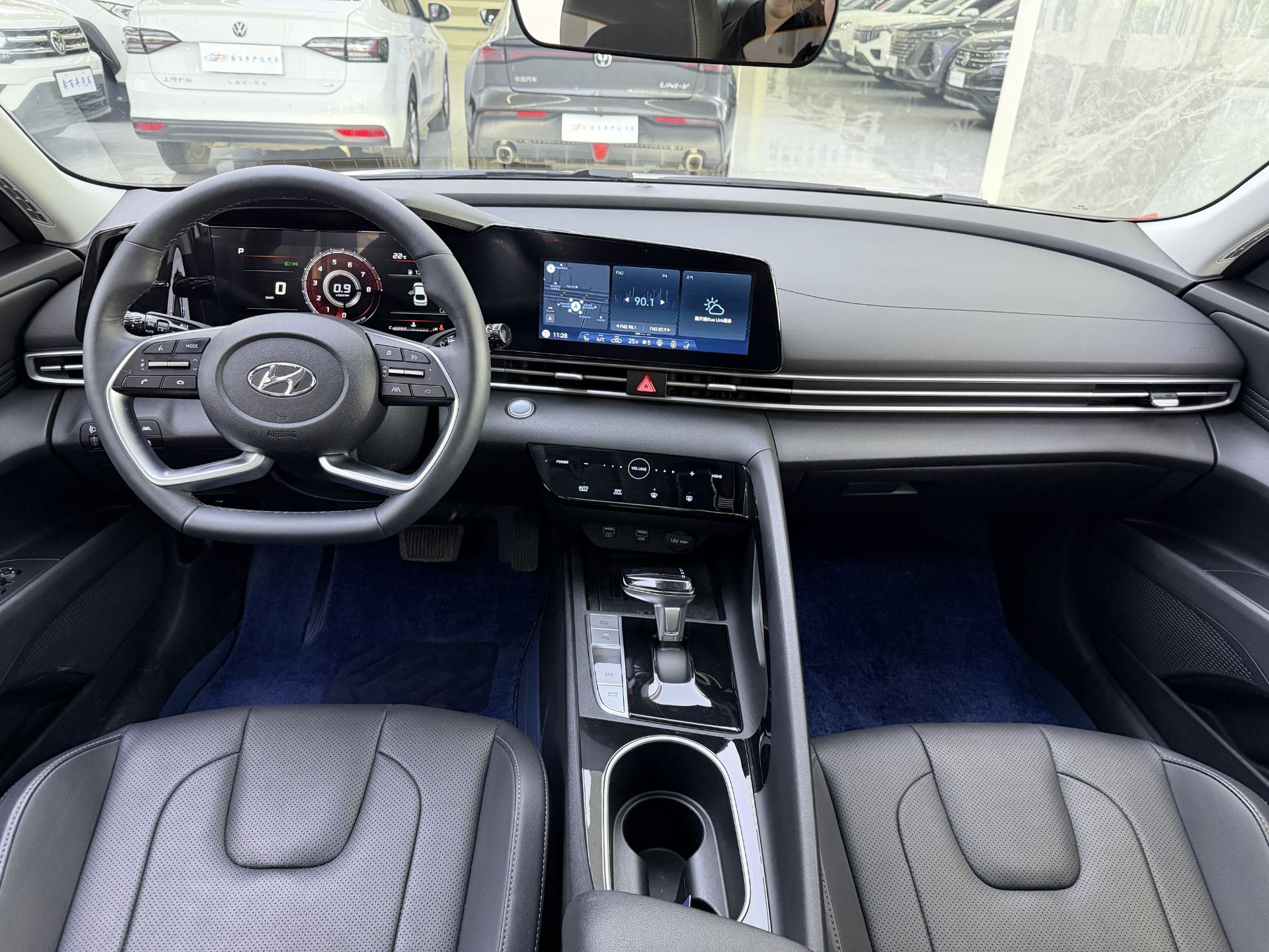 Hyundai Elantra 2022 — миниатюра 4