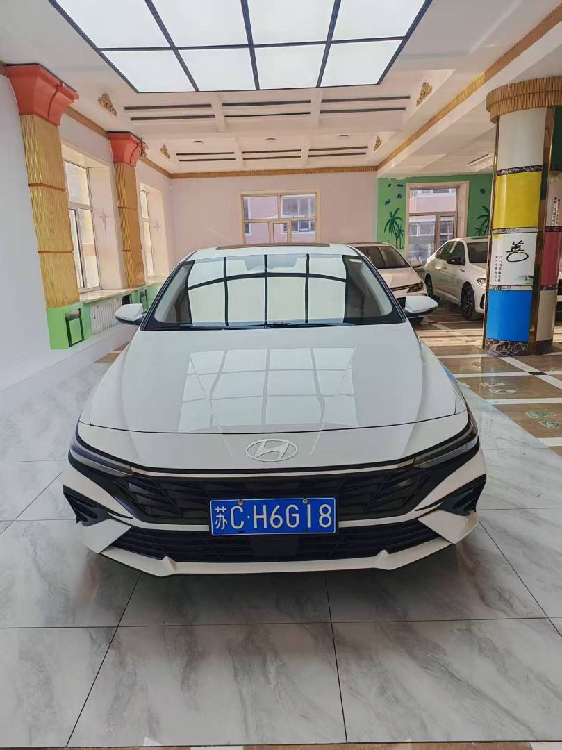 Hyundai Elantra 2023 — миниатюра 2