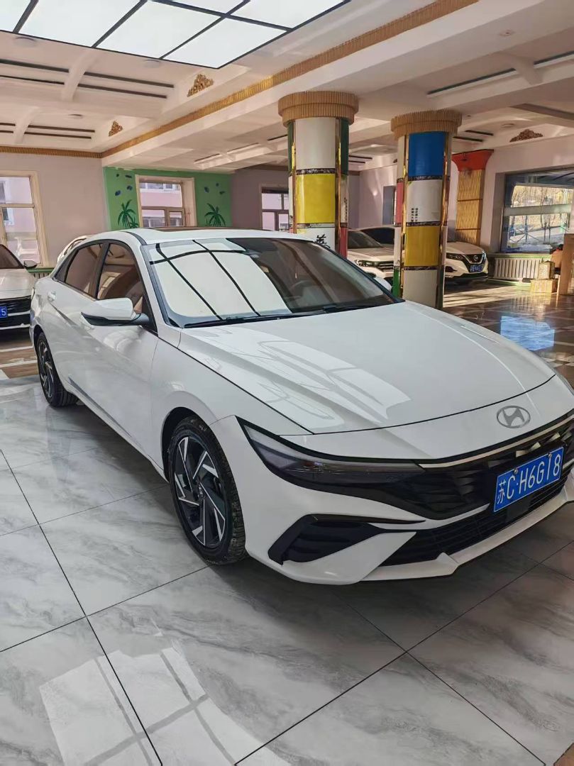 Hyundai Elantra 2023 — миниатюра 4
