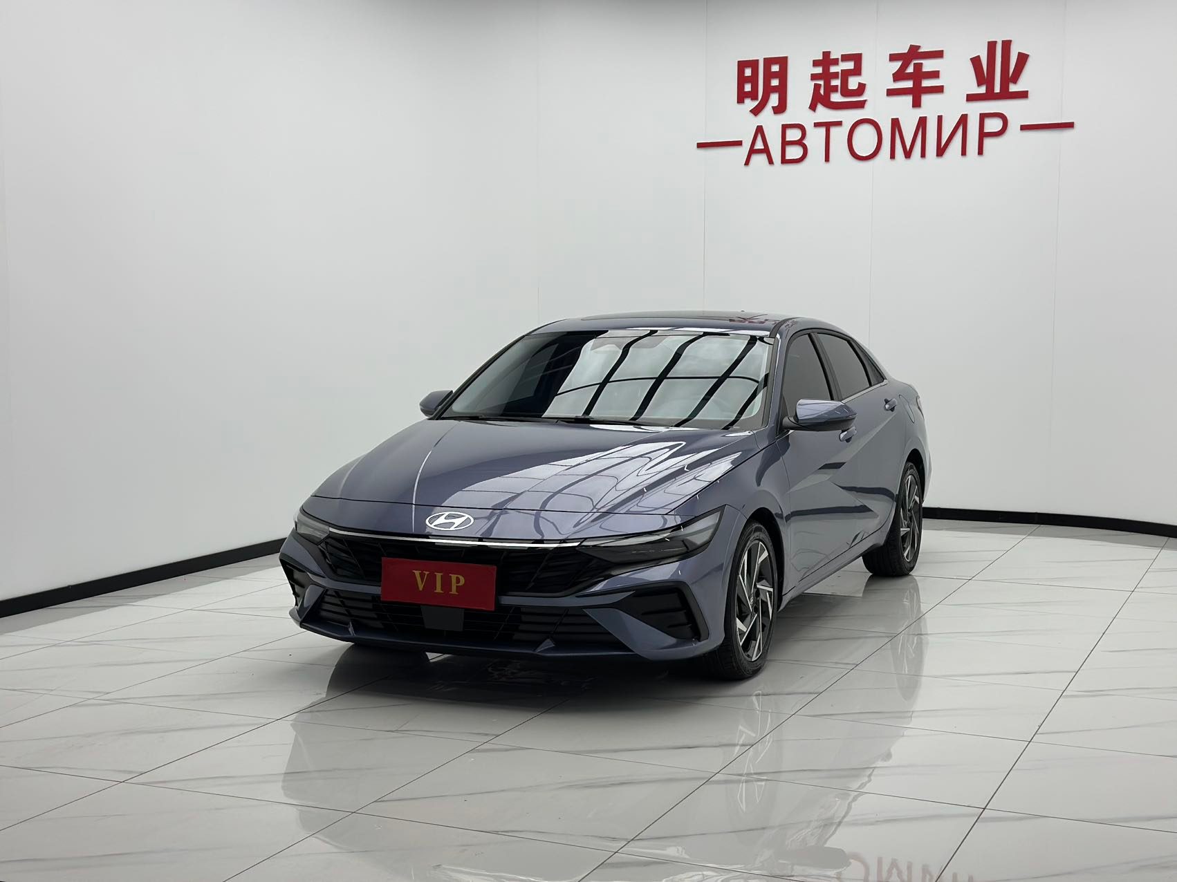 Hyundai Elantra 2023 — миниатюра 3