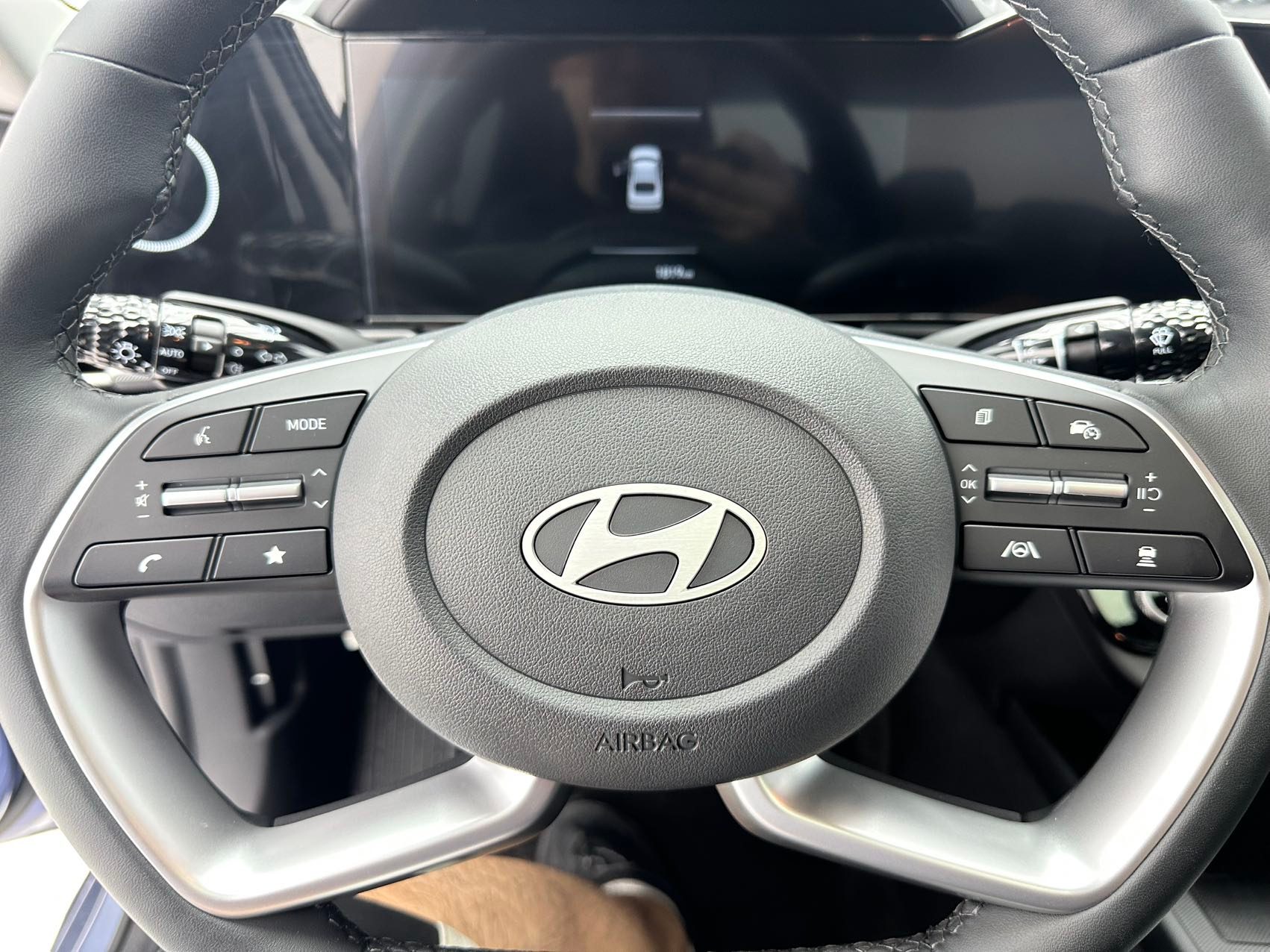 Hyundai Elantra 2023 — миниатюра 8