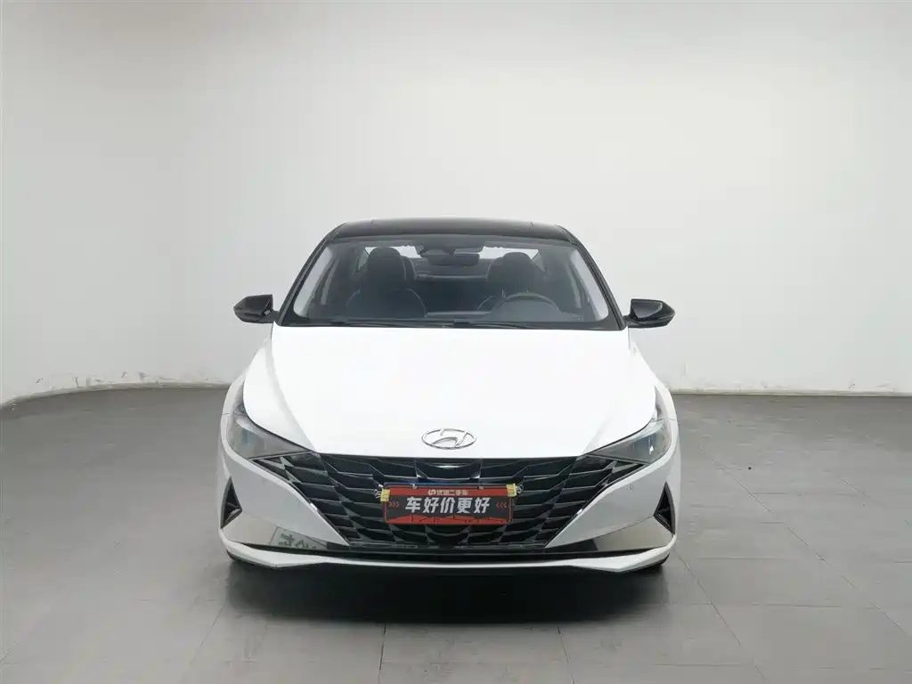 Hyundai Elantra 2023 — миниатюра 3