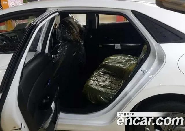 Hyundai Elantra 2026 — миниатюра 10
