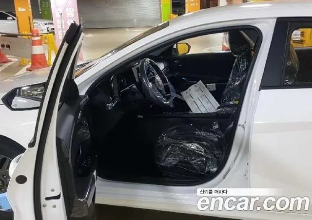 Hyundai Elantra 2026 — миниатюра 9