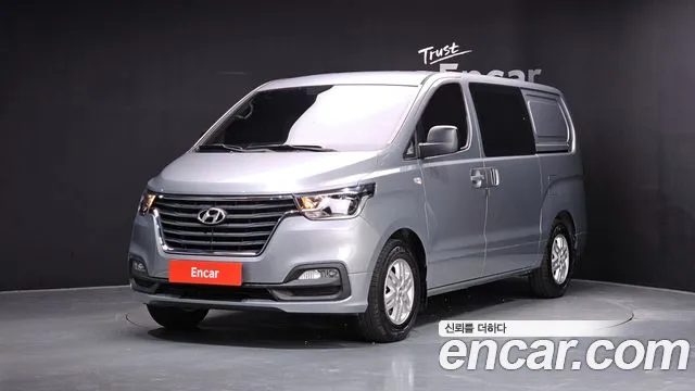 Hyundai Grand Starex 2021 — фото 1