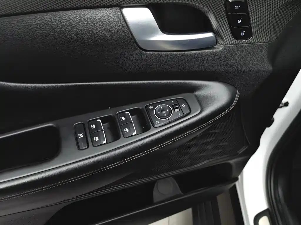 Hyundai Santa Fe 2022 — миниатюра 9