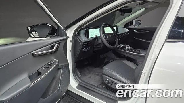 Kia EV6 2023 — миниатюра 10