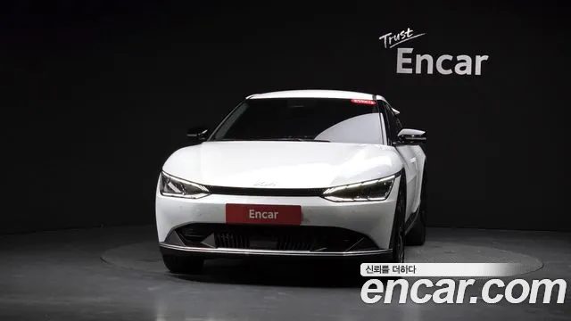 Kia EV6 2023 — миниатюра 3