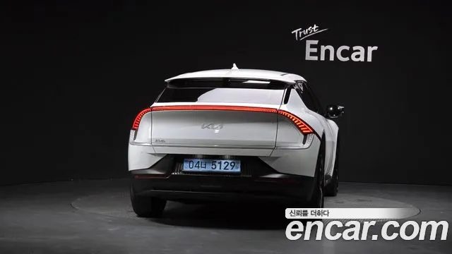 Kia EV6 2023 — миниатюра 4