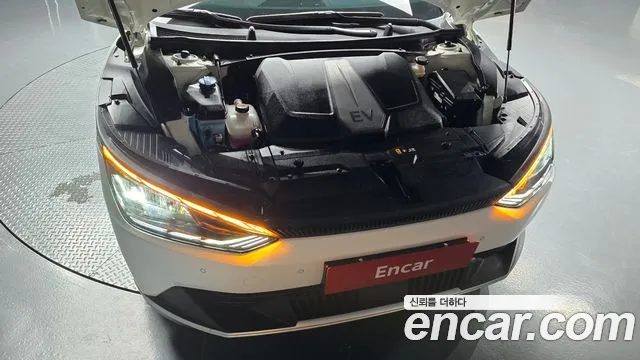 Kia EV6 2023 — миниатюра 6
