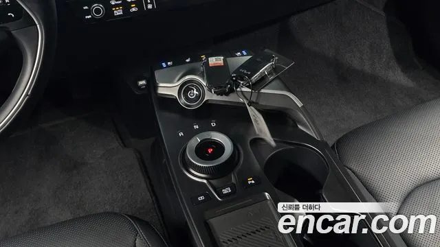 Kia EV6 2023 — миниатюра 9