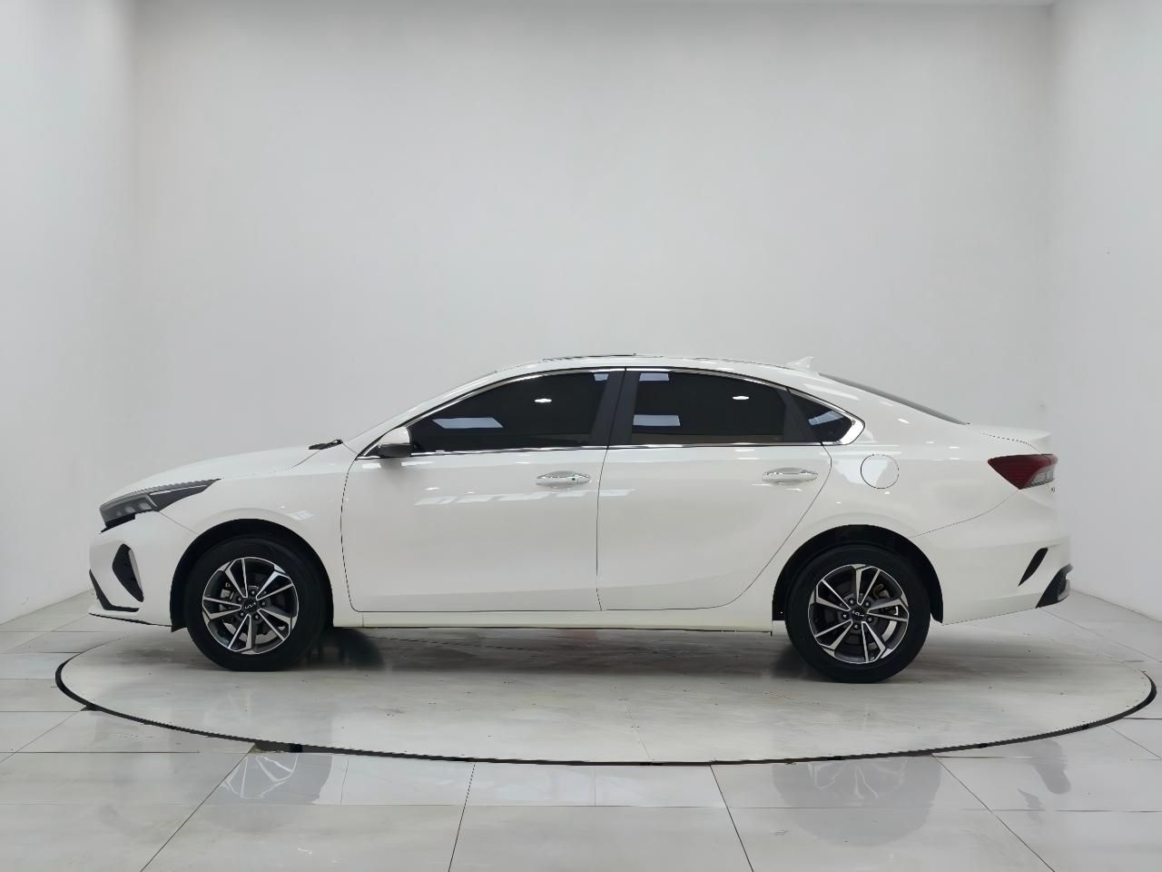 Kia K3 2023 — миниатюра 4