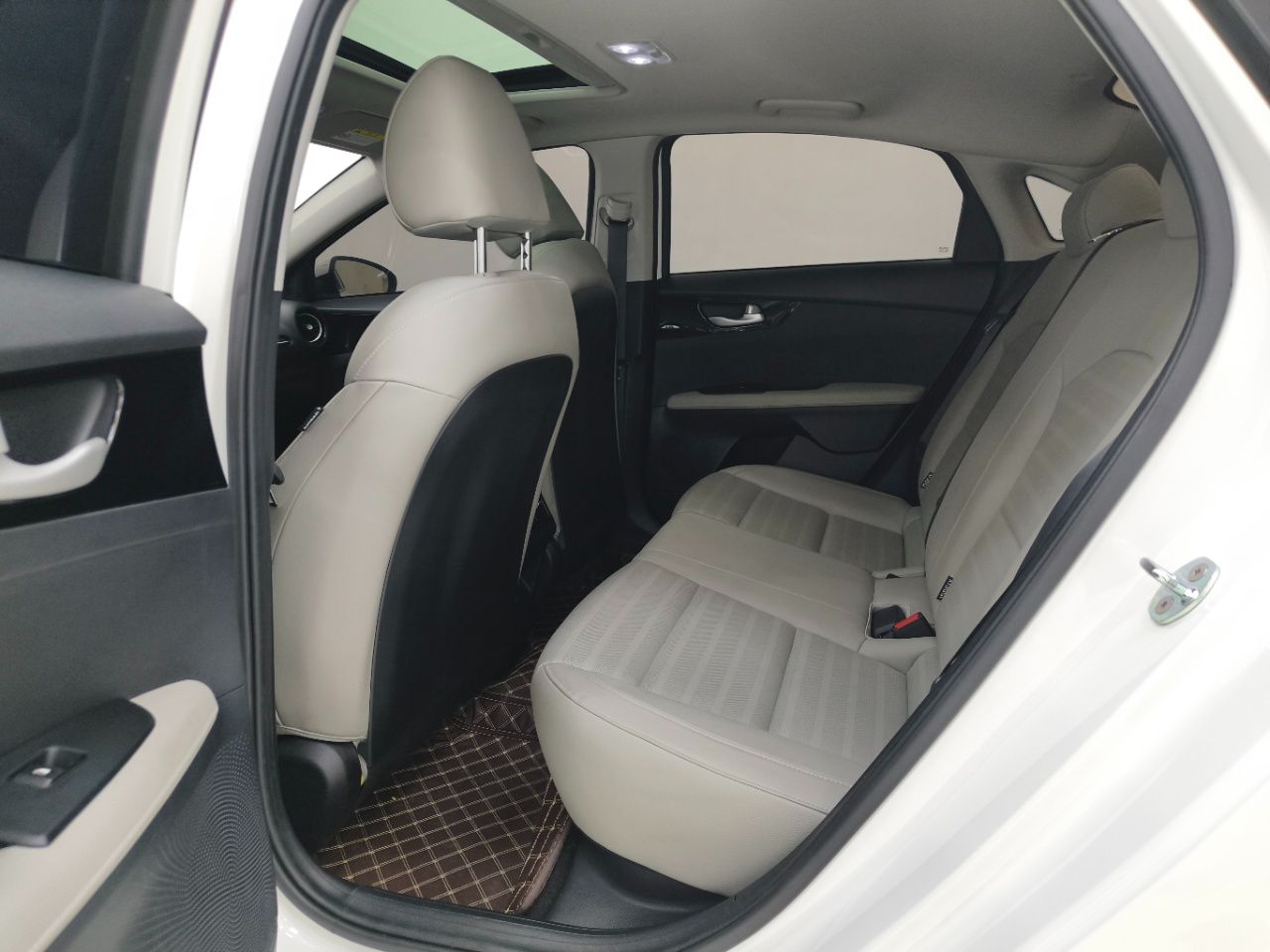 Kia K3 2023 — миниатюра 5