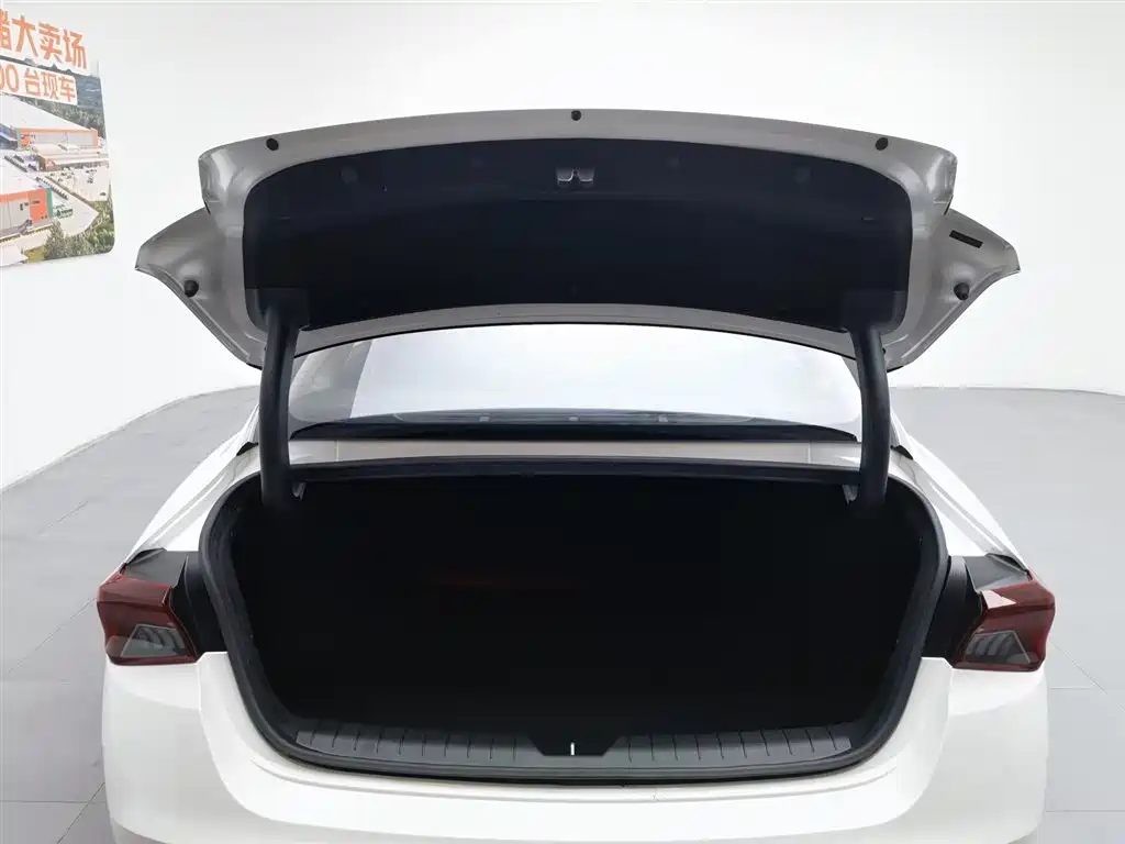 Kia K5 2022 — миниатюра 16