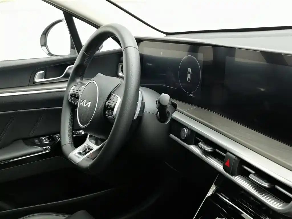 Kia K5 2022 — миниатюра 22