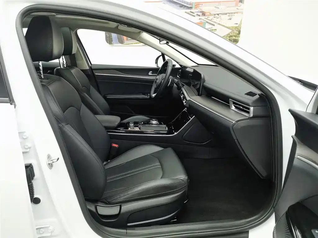 Kia K5 2022 — миниатюра 23