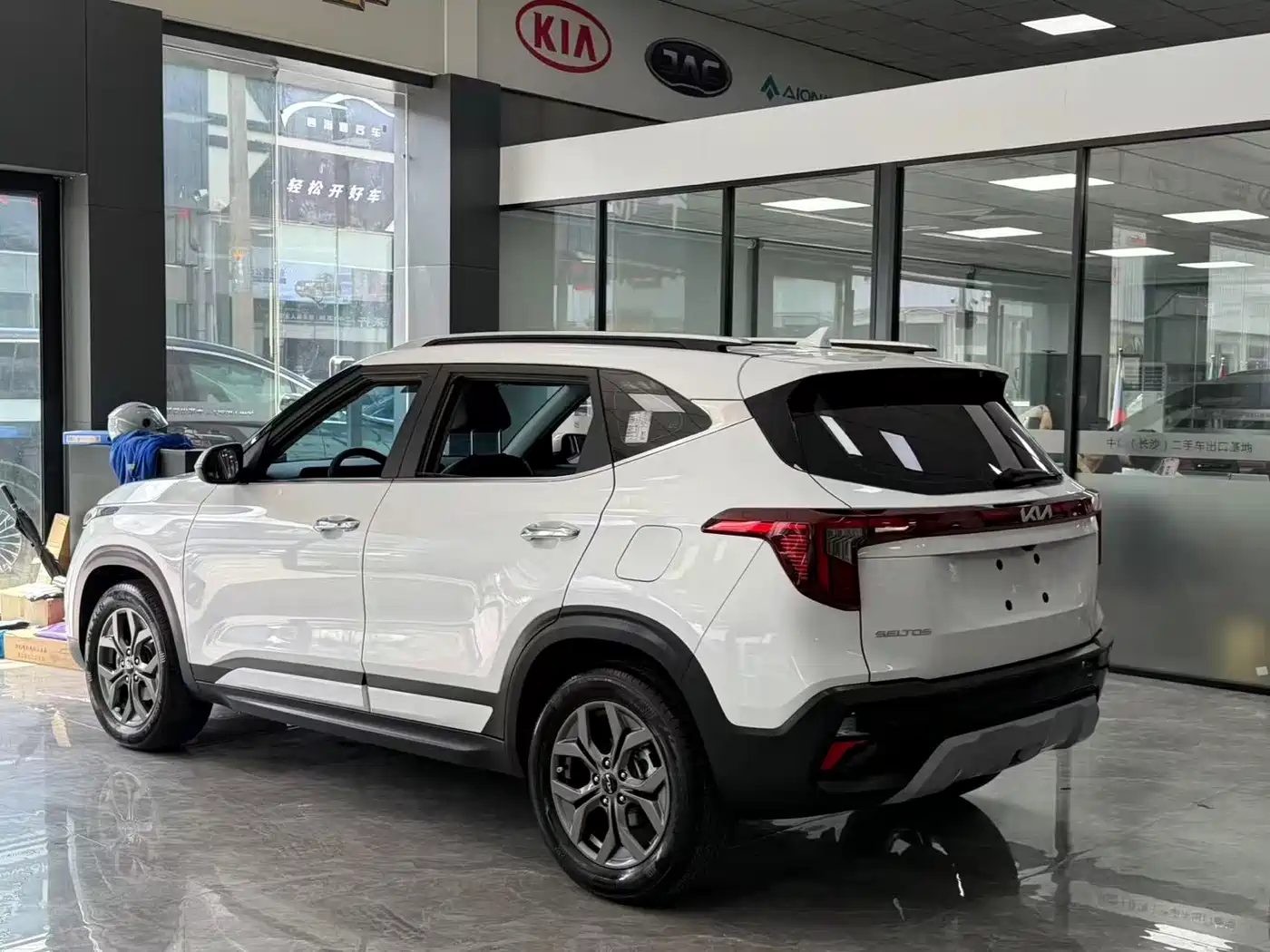 Kia Seltos 2023 — миниатюра 5