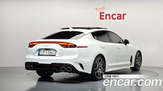 Kia Stinger 2023 — фото 2