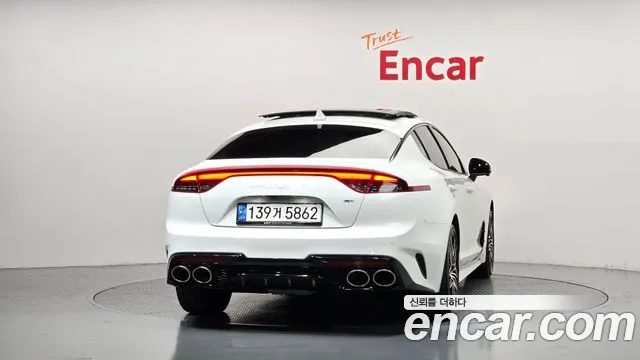 Kia Stinger 2023 — фото 4