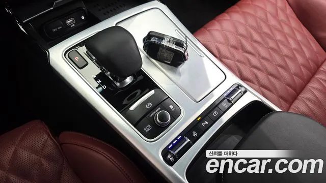 Kia Stinger 2023 — миниатюра 9